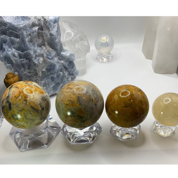 Clear resin sphere stand/holder - Large - Picture 4 of 4